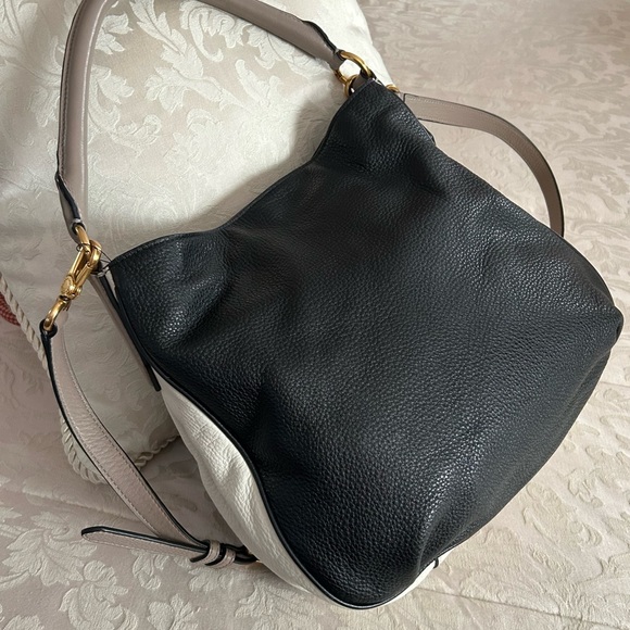 MARC BY MARC JACOBS TOO HOT TO HANDLE HOBO SHOULDER BAG - Picture 3 of 9